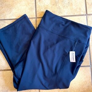 High Rise Cropped Active Wear Leggings